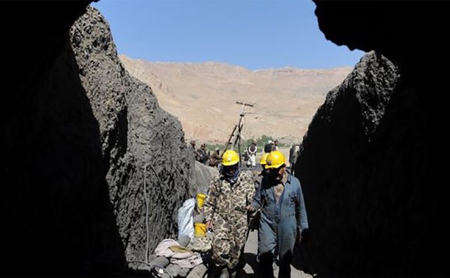 Derrumbe en mina de oro deja al menos 40 muertos en Afganistán