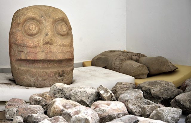 Hallan primer templo de Xipe Tótec El INAH descubrió tres figurillas pertenecientes al dios prehispánico