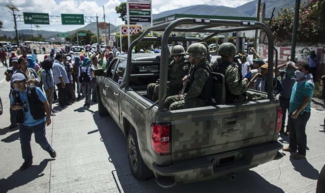 Gobierno envía los primeros 900 militares para cuidar plantas de Pemex