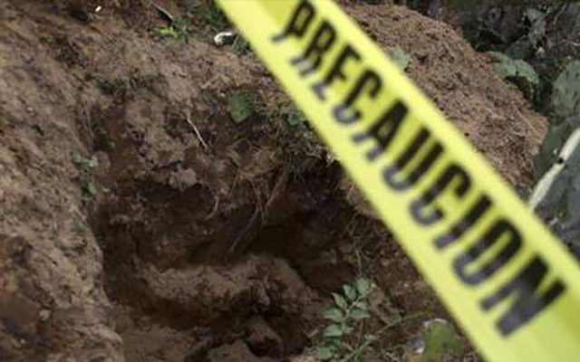 Encuentran fosa clandestina con restos humanos en Puebla