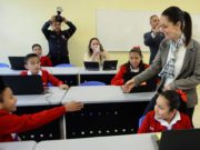 Sheinbaum entrega primera escuela rehabilitada después del 19S