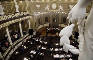 Gobernador de Puebla ganará 14 por ciento menos