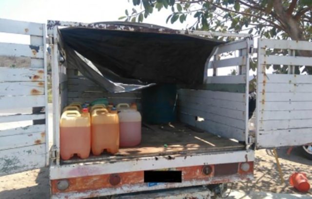 SSEM recuperó 640 litros de combustible en Teoloyucan Tras volcadura de pipa en Teoluyucann militares y Policía Estatal aseguraron la zona