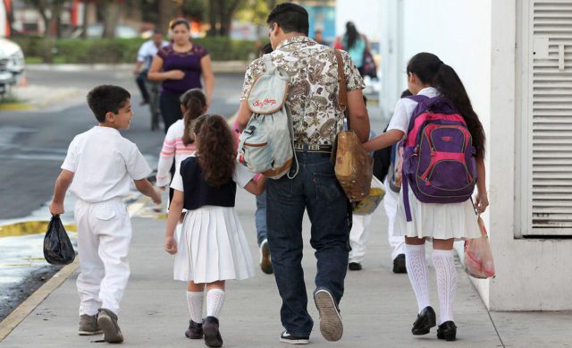 Más de dos millones de alumnos regresaron a clases este lunes El Dictamen - Más de dos millones de alumnos regresaron a clases este lunes