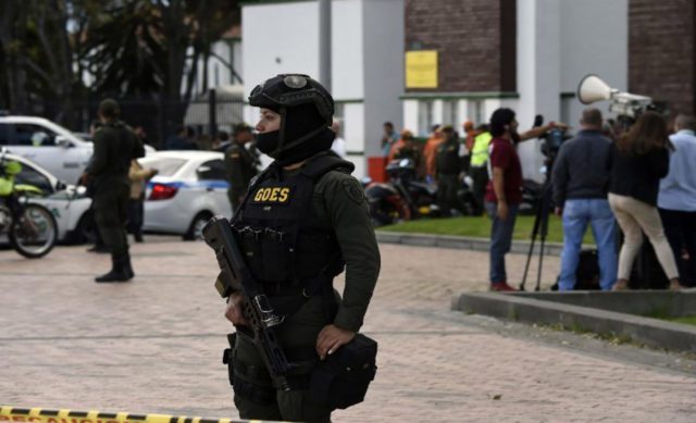 Academia de policías en Colombia sufre atentado con carro bomba El Heraldo - Academia de policías en Colombia sufre atentado con carro bomba