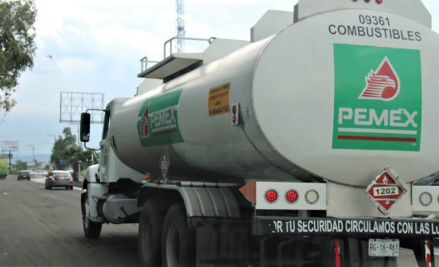 Anuncian compra de 50 pipas y contratación de 2500 choferes El sol de Puebla - Anuncian compra de 50 pipas y contratación de 2500 choferes