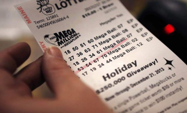 Jugador de lotería ganó 425 millones de dólares La Prensa - Jugador de lotería ganó 425 millones de dólares