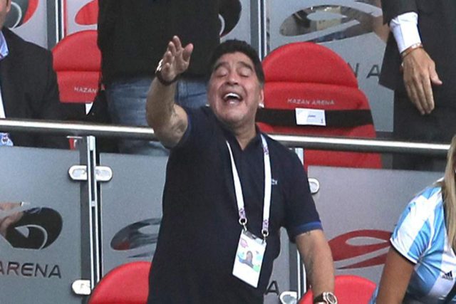 Maradona es internado de emergencia en Buenos Aires