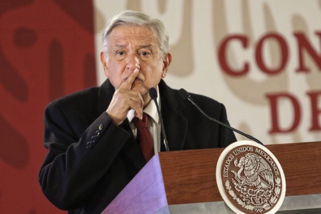 AMLO responde a Fitch: «Son unos hipócritas» Asegura AMLO que los inversionistas creen en la nueva administración de Pemex