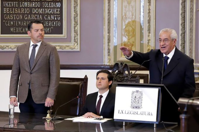 Gobierno interino tiene 10 días para convocar a elecciones