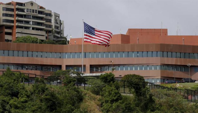 EUA retira de embajada en Venezuela a personal diplomático «no esencial»
