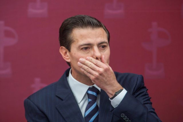 Señalan a EPN y Calderón como cómplices del Chapo al recibir sobornos