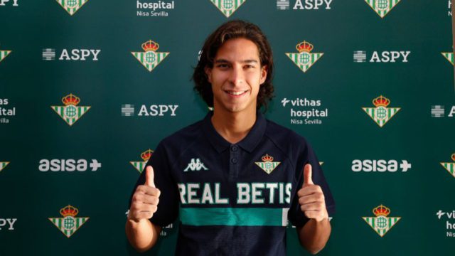 Diego Lainez ya pasó pruebas médicas con el Betis