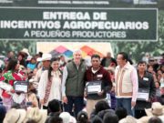 Del Mazo otorga apoyos a productores de 10 municipios