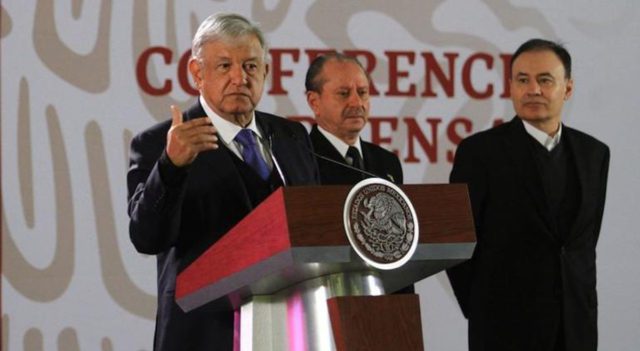 Todos bien portados a la iglesia con Andrés Manuel