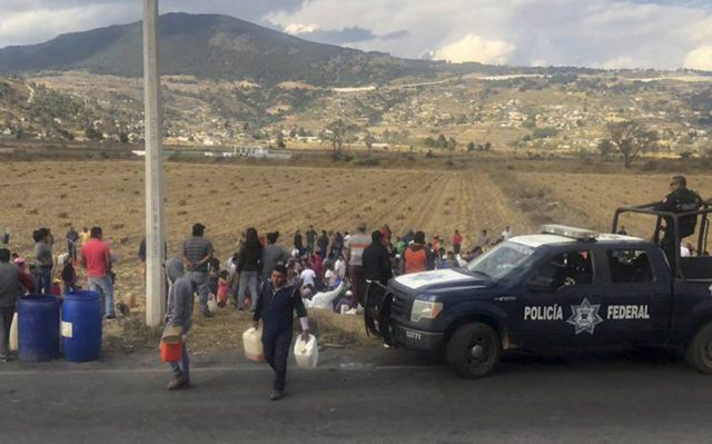 Autoridades reportan ducto en Acambay y pobladores aprovechan para rapiña