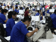 Más de 2 mil maquiladores de Sonora realizan paro de labores Hasta el costo de la comida les incrementaron como requisito para subirles el sueldo