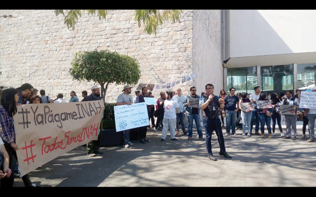 Trabajadores del INAH realizaron «protestas inteligentes» Piden mejores condiciones laborales y el pago de un mes de salario atrasado
