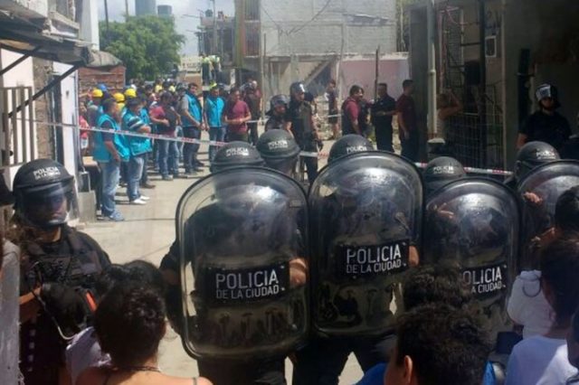 Ley capitalina blinda por primera vez a vecinos de desalojos forzosos