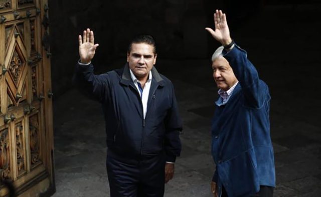 Gobiernos se pasan la bolita por el conflicto magisterial en Michoacán