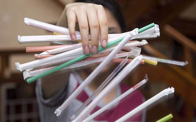 Buscan legisladores mexiquenses prohibir plásticos en comercios PVEM y PAN insisten en la eliminación de popotes y bolsas en el Edomex