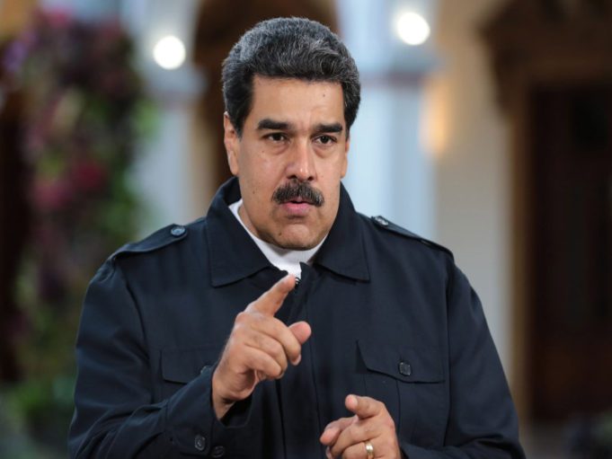 El Universal - Venezuela recolecta firmas para que EU no interfiera en el país