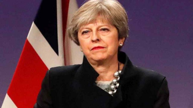 May propone al Parlamento británico retrasar el Brexit