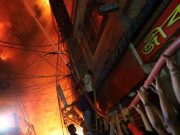 Incendio en Bangladesh deja al menos 78 muertos Incendio en Bangladesh deja al menos 78 muertos