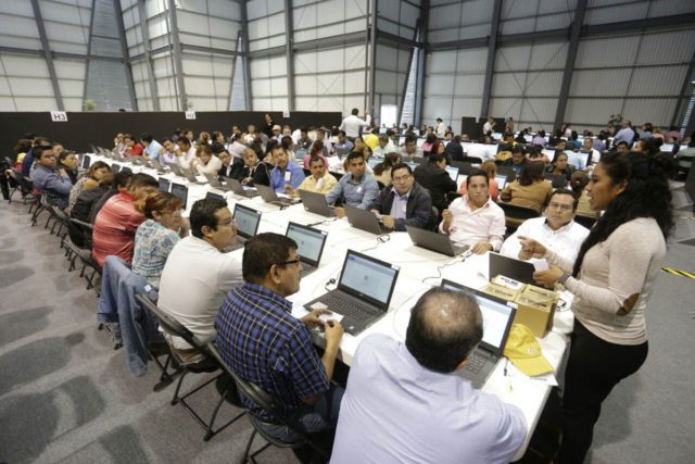 PRI, PAN, PRD y MC presentan su iniciativa para modificar la reforma educativa PRI, PAN, PRD y MC presentan su iniciativa para modificar la reforma educativa