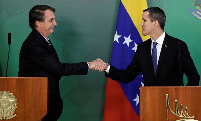 Bolsonaro asegura que ayudará a Guaidó a regresar el orden en Venezuela