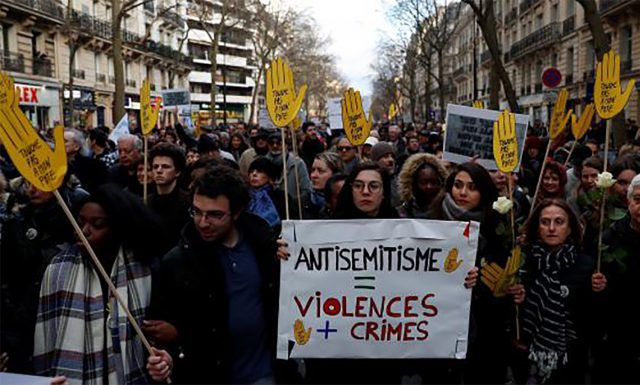 Miles de franceses se manifiestan contra el antisemitismo