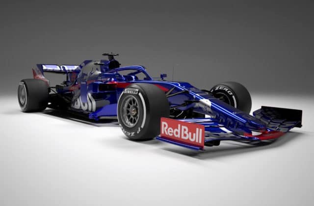 Presenta Toro Rosso el STR14 Buscarán colocarse en una posición media de la tabla