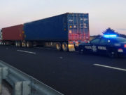 Federales aseguran tráiler que fue robado en Atlacomulco