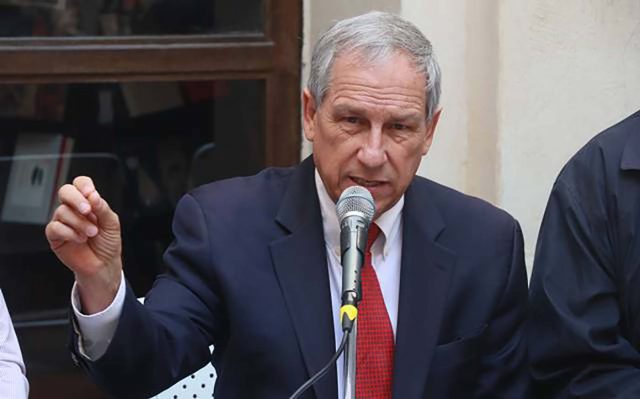 PAN, PRD y MC lanzan a Enrique Cárdenas como candidato a gobernador