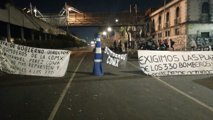 Cerca de 200 vulcanos mantienen cerrada la circulación desde el pasado miércoles
