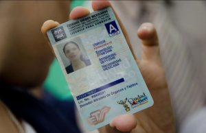 Semovi suspende emisión de licencias y tarjetas de circulación
