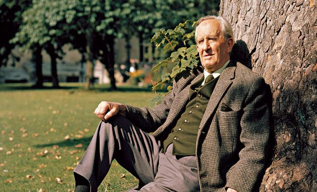 Tolkien, la película biográfica del famoso escritor estrenó trailer Cuevana - Tolkien, la película biográfica del famoso escritor estrenó trailer