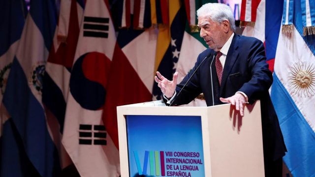 Vargas Llosa vuelve a lanzarse contra AMLO Esa carta debería habérsela mandado él mismo