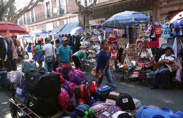 Plan para regularizar comercio informal, entre crítica y desconocimiento
