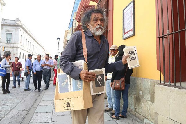 Retiro de letrero en Centro Histórico de Oaxaca es celebrado por Toledo