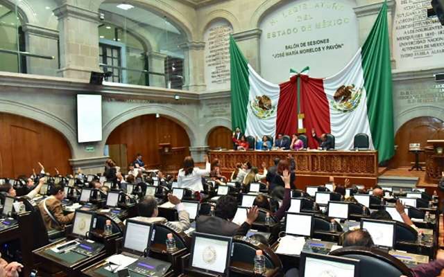 Quitan personal de seguridad a exgobernadores del Edomex Hasta 6 trabajadores pagados con dinero público estaban al servicio de los exmandatarios