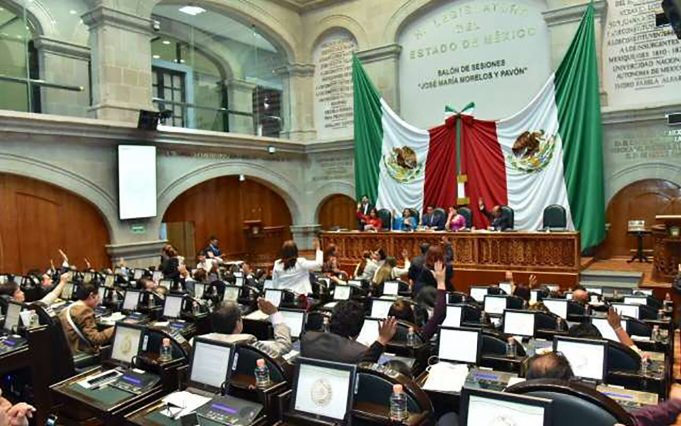 Hasta 6 trabajadores pagados con dinero público estaban al servicio de los exmandatarios