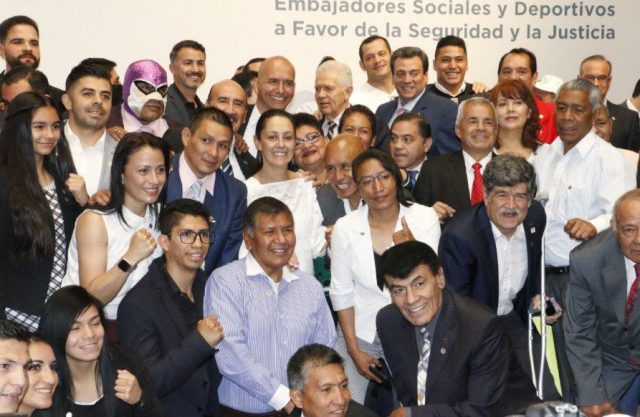 Presentan programa de embajadores sociales y deportivos