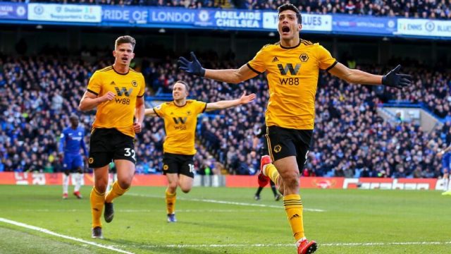 Jiménez le mete gol al Chelsea