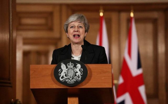 Theresa May pide prórroga para el Brexit