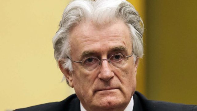 La Haya aumenta condena de Karadzic a cadena perpetua