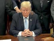 Trump pide a los republicanos no traicionarlo por el muro The Christian Broadcasting Network - Trump pide a los republicanos no traicionarlo por el muro