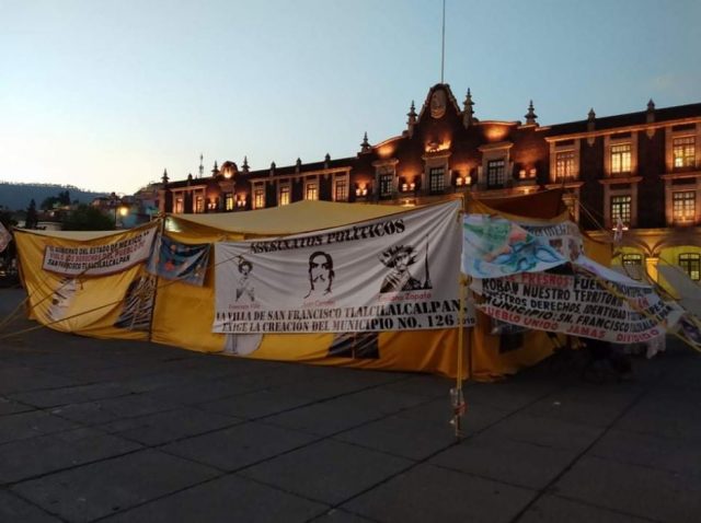 Pobladores de San Francisco Tlalcilalcalpan quieren conformar un nuevo municipio Amenazan agresiones y robos durante el desalojo que sufrieron en la Plaza de los Mártires