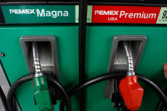 SHCP implementará subsidio a la gasolina Magna Activarán subsidio al IEPS para controlar el alza en los precios de la gasolina