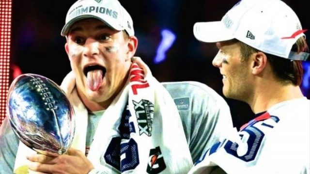 Gronk le dice adiós al futbol americano